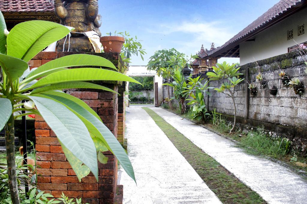 Ryanbagus Guest House Canggu Extérieur photo